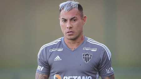 Vargas deve assumir a vaga de Paulinho no ataque atleticano