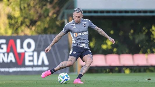 Vargas deve ser titular do Atlético na vaga de Hulk