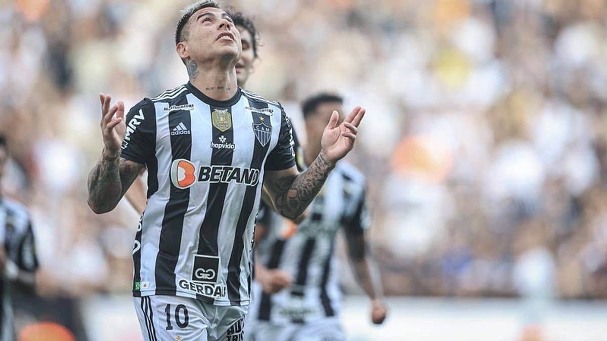 Eduardo Vargas deixará o Atlético em 2024? Diretor explica situação