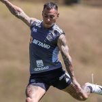 Vargas sofre 'lesão importante' no joelho e vira desfalque no Atlético 