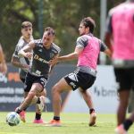 Atlético: sem atuar há 99 dias, Vargas inicia transição e pode ser reforço de Felipão 