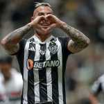 Atlético vence São Paulo, alivia pressão e sobe na tabela do Brasileiro