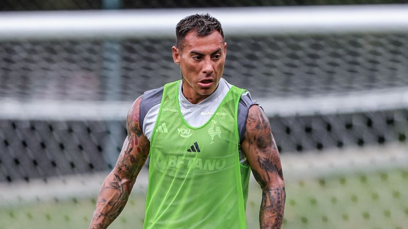 Vargas, do Atlético, é convocado para amistosos da Seleção Chilena