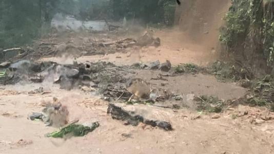 Vários pontos de estradas foram fechados na região de Ubatuba, no litoral paulista