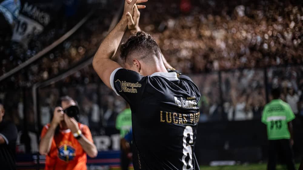 Vasco espera acertar pendências de contratações ao final do Brasileiro