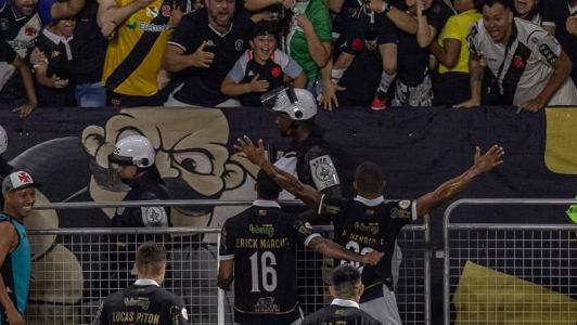 Vasco bateu Botafogo e está fora do Z4 do Brasileirão