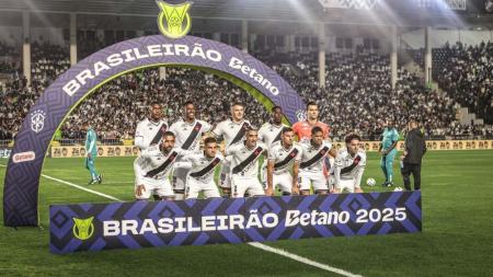 Elenco do Vasco antes de partida pelo Campeonato Brasileiro