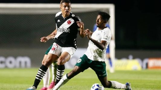 Vasco e Goiás foi o último duelo com público em São Januário
