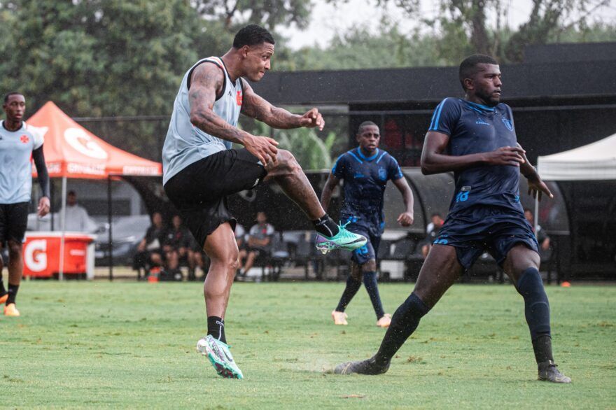 Vasco goleia Olaria em jogo-treino, no CT Moacyr Barbosa