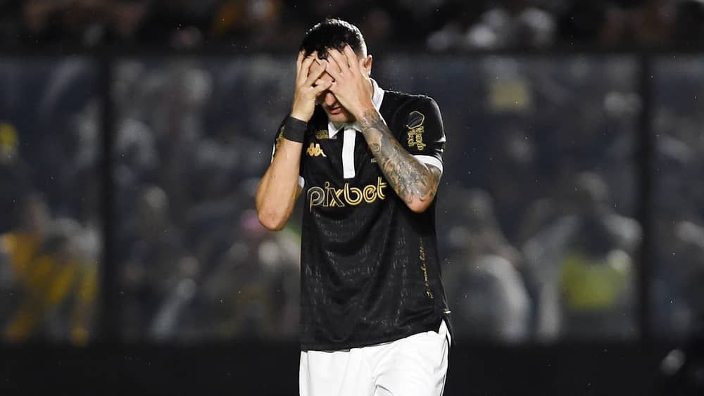Risco de rebaixamento do Vasco no Brasileiro dispara após derrota em casa