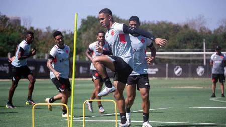 Vasco trabalha de olho em vitória sobre o Palmeiras, em São Paulo