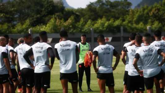Vasco vai contratar mais reforços