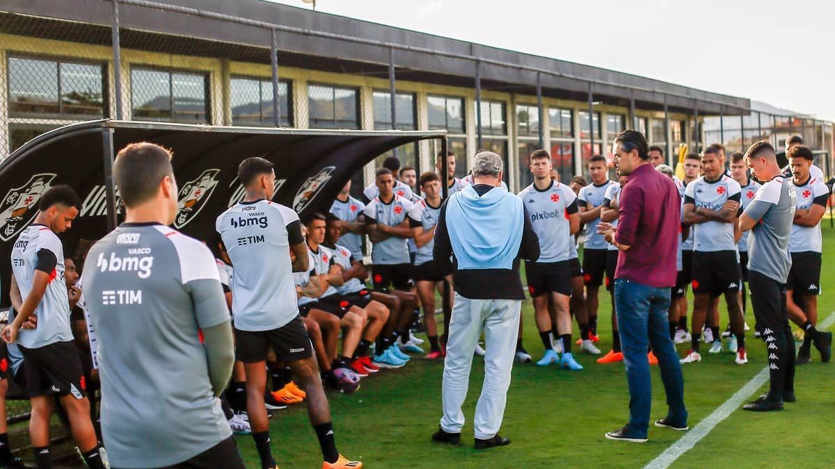 Reforços vindo do exterior são mapeados pelo Vasco para o meio do ano