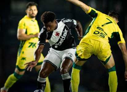 O Vasco tentou, mas acabou derrotado pelo Mirassol, em São Januário