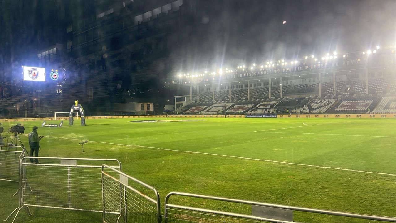 Vasco: empresa explica como funciona a troca do gramado de São Januário
