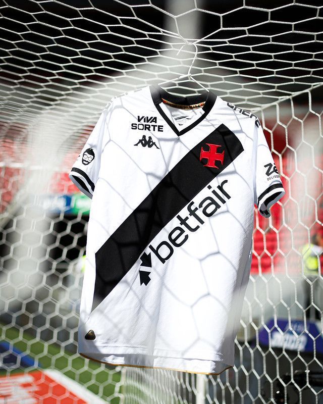 Fifa suspende transfer ban por dívida milionária, e Vasco é liberado para contratar