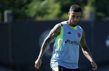 Philippe Coutinho durante treino pelo Vasco em 25 de maio de 2025