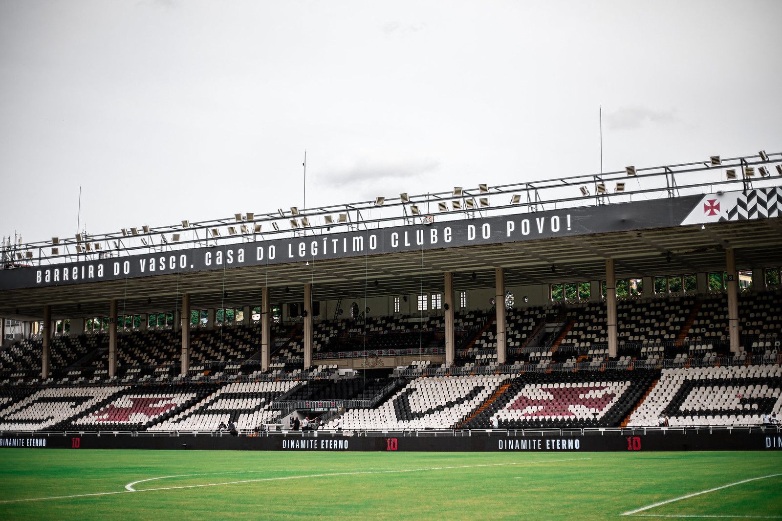 Série A: CBF altera horário de jogo entre Vasco e Vitória; saiba motivo