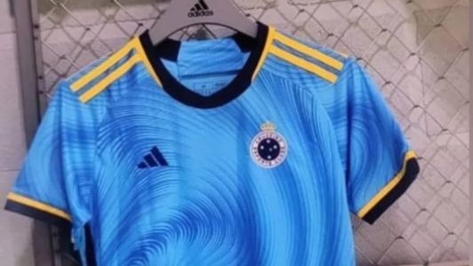 Vazamento da camisa 3 do Cruzeiro movimenta a web nesta quinta (24)
