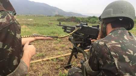 Na terça-feira (17), o Exército liberou uma parte dos soldados aquartelados após o sumiço do metralhadoras