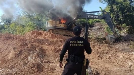 Operação contou com 20 policiais federais, oito servidores e duas aeronaves do IcmBio