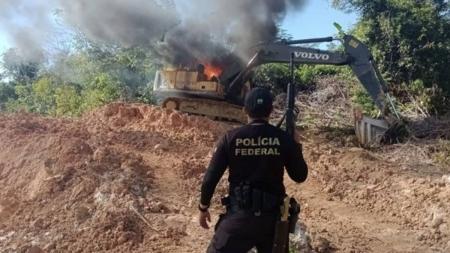 Operação contou com 20 policiais federais, oito servidores e duas aeronaves do IcmBio
