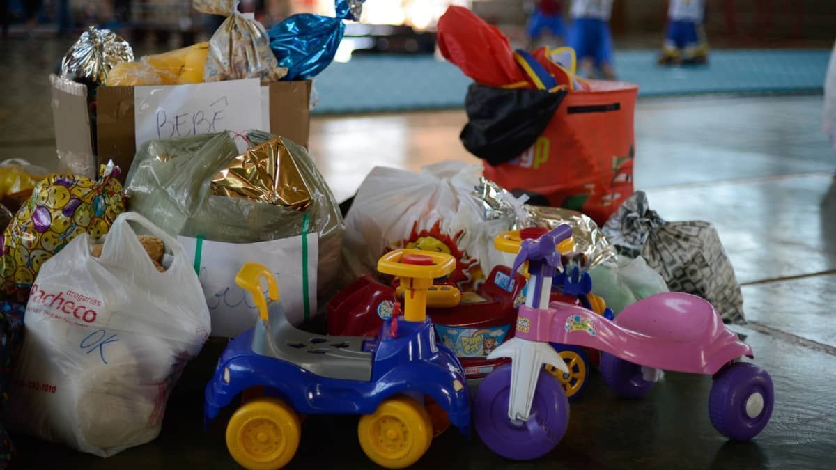 'Mês das Crianças': Copasa e Servas lançam campanha para arrecadar livros e brinquedos; veja onde doar 