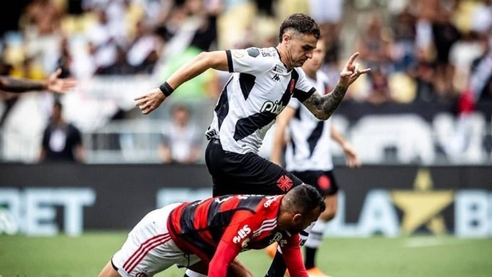 Vegetti, do Vasco, provoca zagueiros do Flamengo: 'No bolso de quem?' 