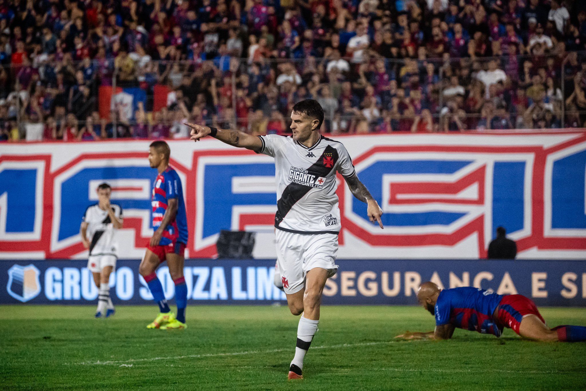Vasco vence o Marcílio Dias e está classificado para a segunda fase da Copa do Brasil