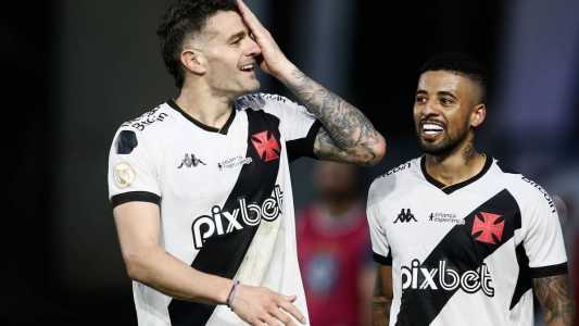 Vegetti e Paulinho foram reforços do Vasco nesta janela