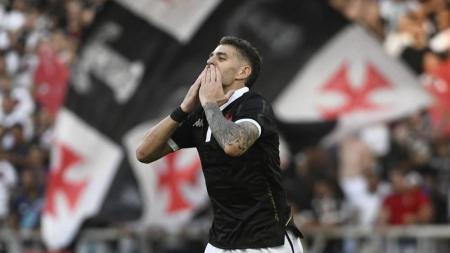 Vegetti soma sete gols em 13 jogos pelo Vasco, mas vive seca de quatro jogos