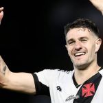 Após gol na estreia, Vegetti deve ganhar vaga de titular no ataque do Vasco