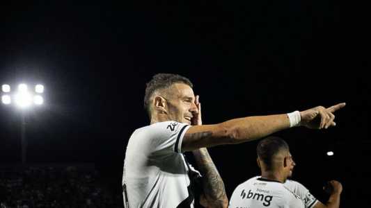 Vegetti marcou dois gols na partida entre Vasco e RB Bragantino, pela Série A