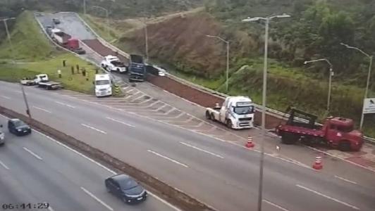 Veículo ainda deve ser guinchado