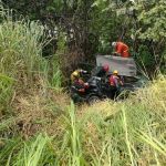 Motorista perde controle de veículo e carro cai em ribanceira na marginal do Anel Rodoviário, em BH