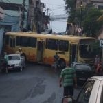 Mulher fica ferida após ônibus bater em muro de casa no Alto Vera Cruz, em BH