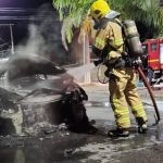 Carro que transportava família pega fogo e fica completamente queimado em Montes Claros