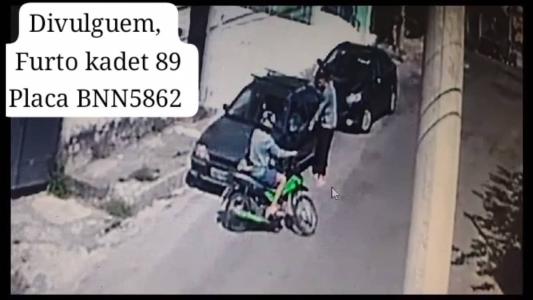 Veículo foi furtado em 15 segundos