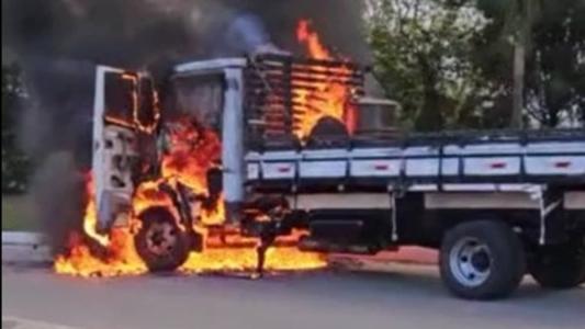 Veículo pegou fogo na MG-30