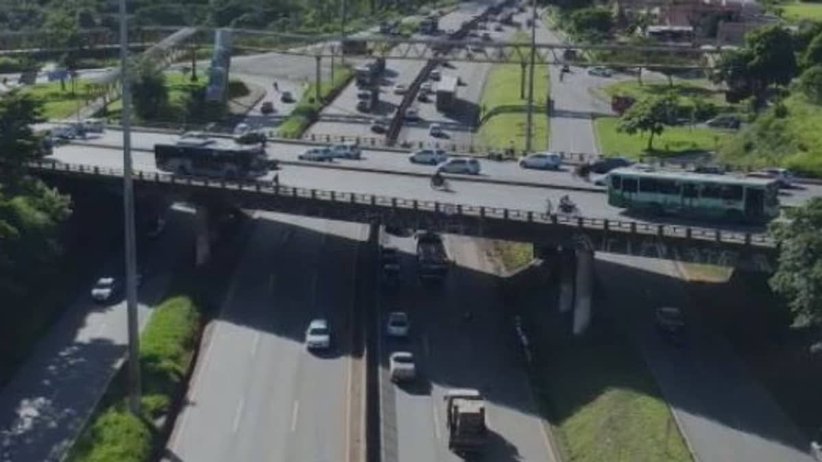 Anel Rodoviário de Belo Horizonte tem faixa interditada cinco dias depois de carreta pegar fogo  