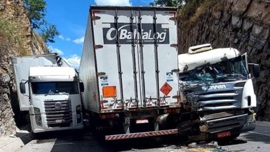 Veículos ficaram presos em trecho da BR-251