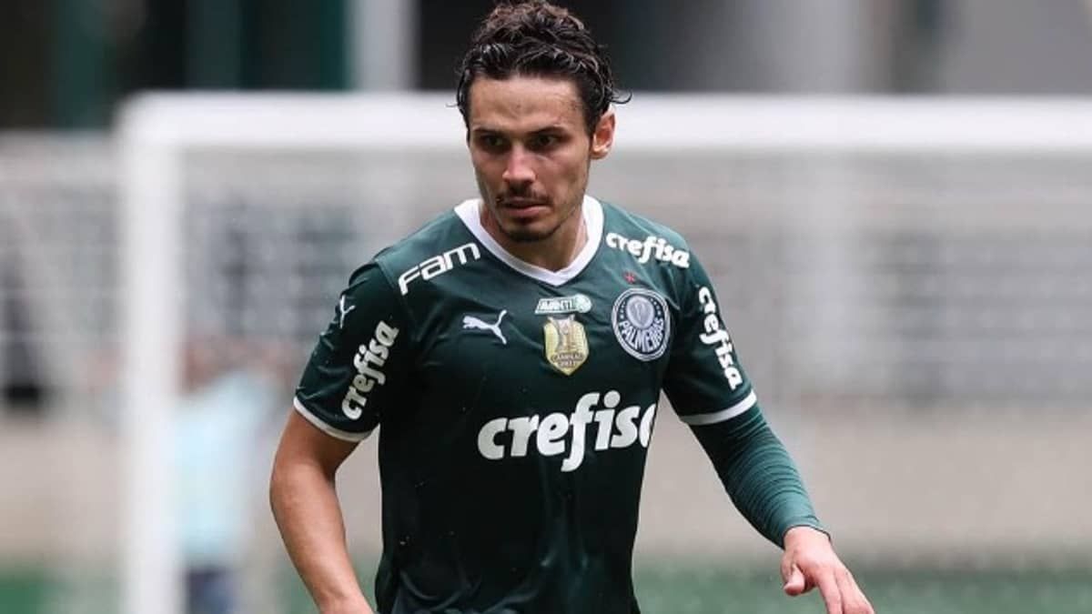 Barcelona estaria interessado em meio-campista do Palmeiras, diz jornal