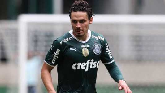 Veiga chegou ao Palmeiras em 2017, após um ano de profissional no Coritiba