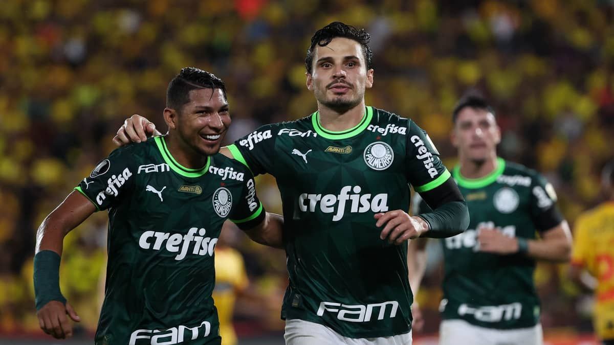 Bola parada decide de novo e Palmeiras vence Barcelona por 2 a 0 na Libertadores