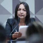 Relatório final da CPMI do 8/1: veja ao vivo leitura do parecer de Eliziane Gama
