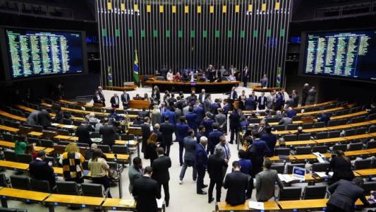 Veja como cada partido votou na aprovação do novo marco fiscal