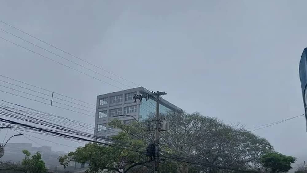 BH está sob alerta de chuva de até 50 mm e ventos de 50 km/h, diz Defesa Civil 