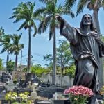 Dia de Finados: veja como fica o horário de funcionamento do comércio e de bancos em BH