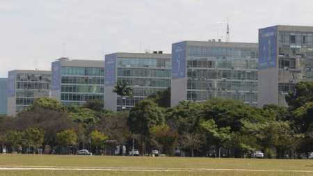 Veja como ficou a estrutura dos ministérios após mudanças em comissão