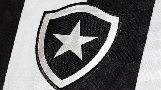 Veja fotos dos novos uniformes do Botafogo